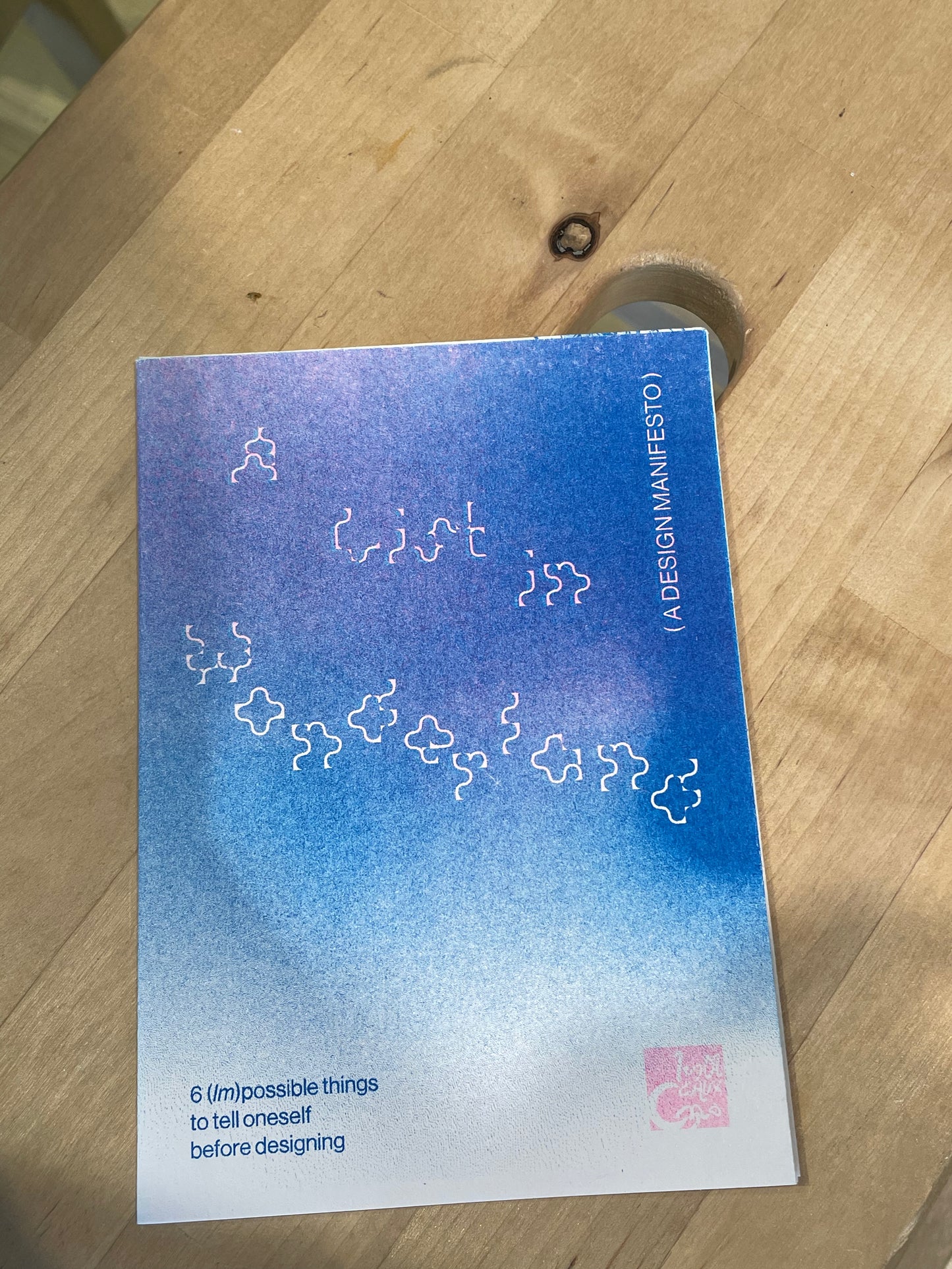 A list in wonderland - blue